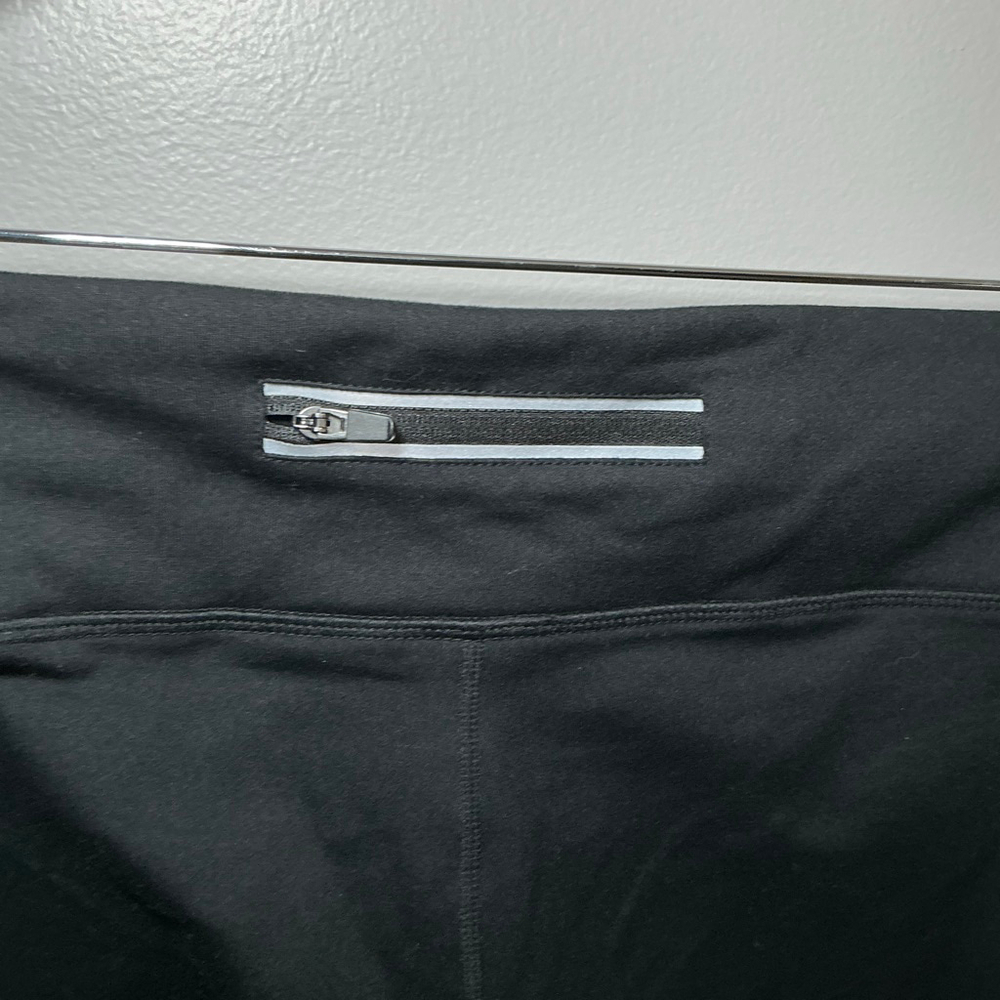 Women's Fabletics‎ Black & White Leggings L - Picture 2 of 6
